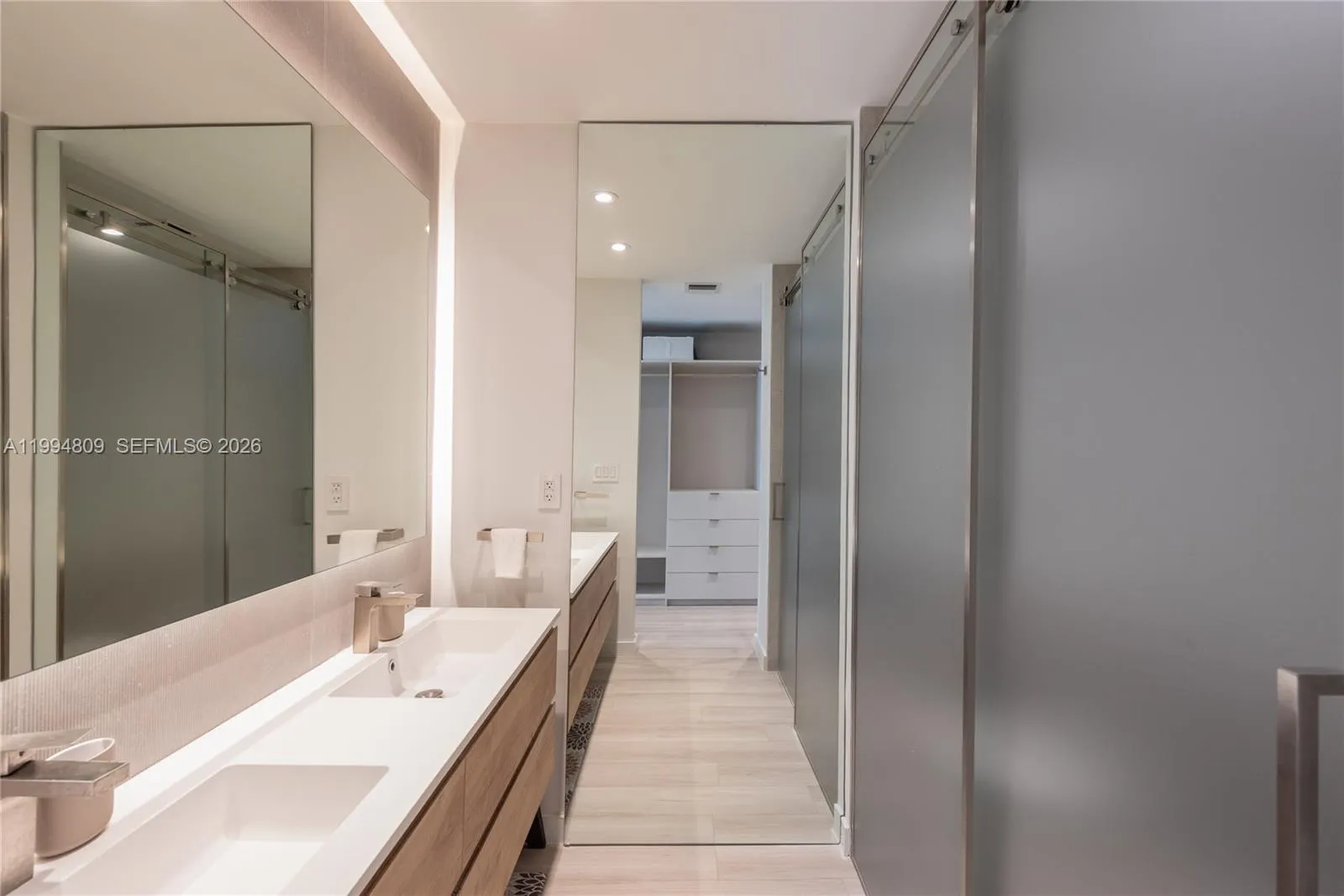 255 Galen Dr 2i, Key Biscayne, Florida 33149, Key Biscayne, Florida 33149, 2 Bedrooms Bedrooms, ,2 BathroomsBathrooms,Residential Lease,For Rent,255 Galen Dr 2i, Key Biscayne, Florida 33149,A11994809