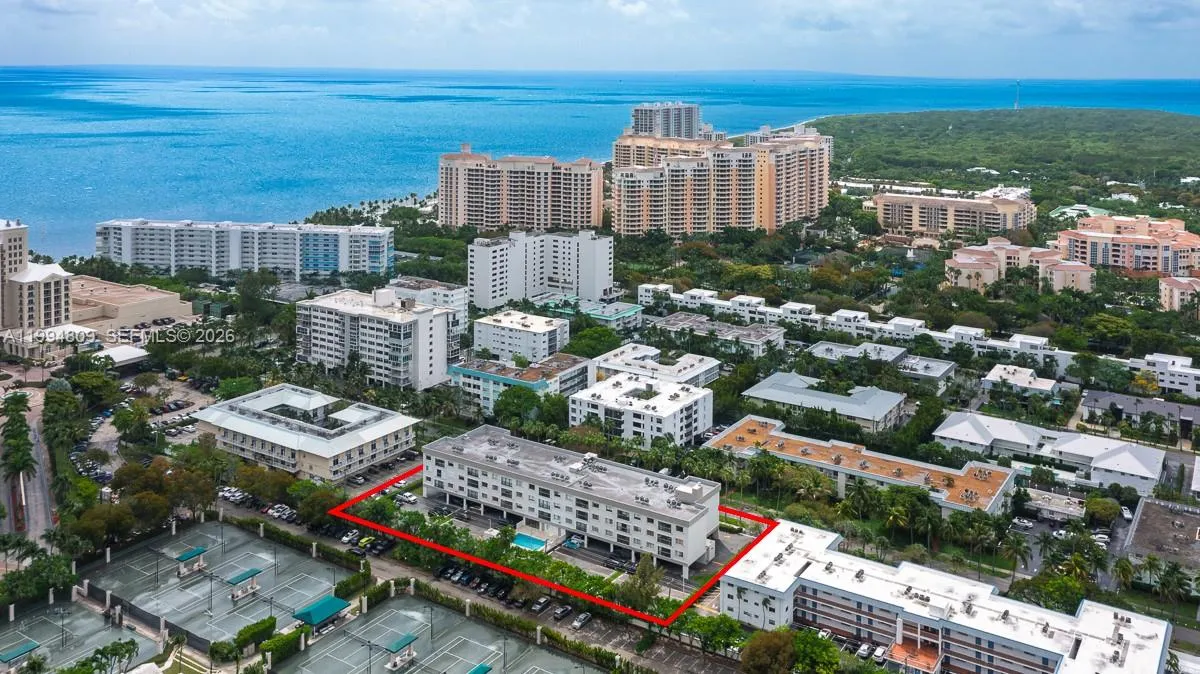 255 Galen Dr 2i, Key Biscayne, Florida 33149, Key Biscayne, Florida 33149, 2 Bedrooms Bedrooms, ,2 BathroomsBathrooms,Residential Lease,For Rent,255 Galen Dr 2i, Key Biscayne, Florida 33149,A11994809