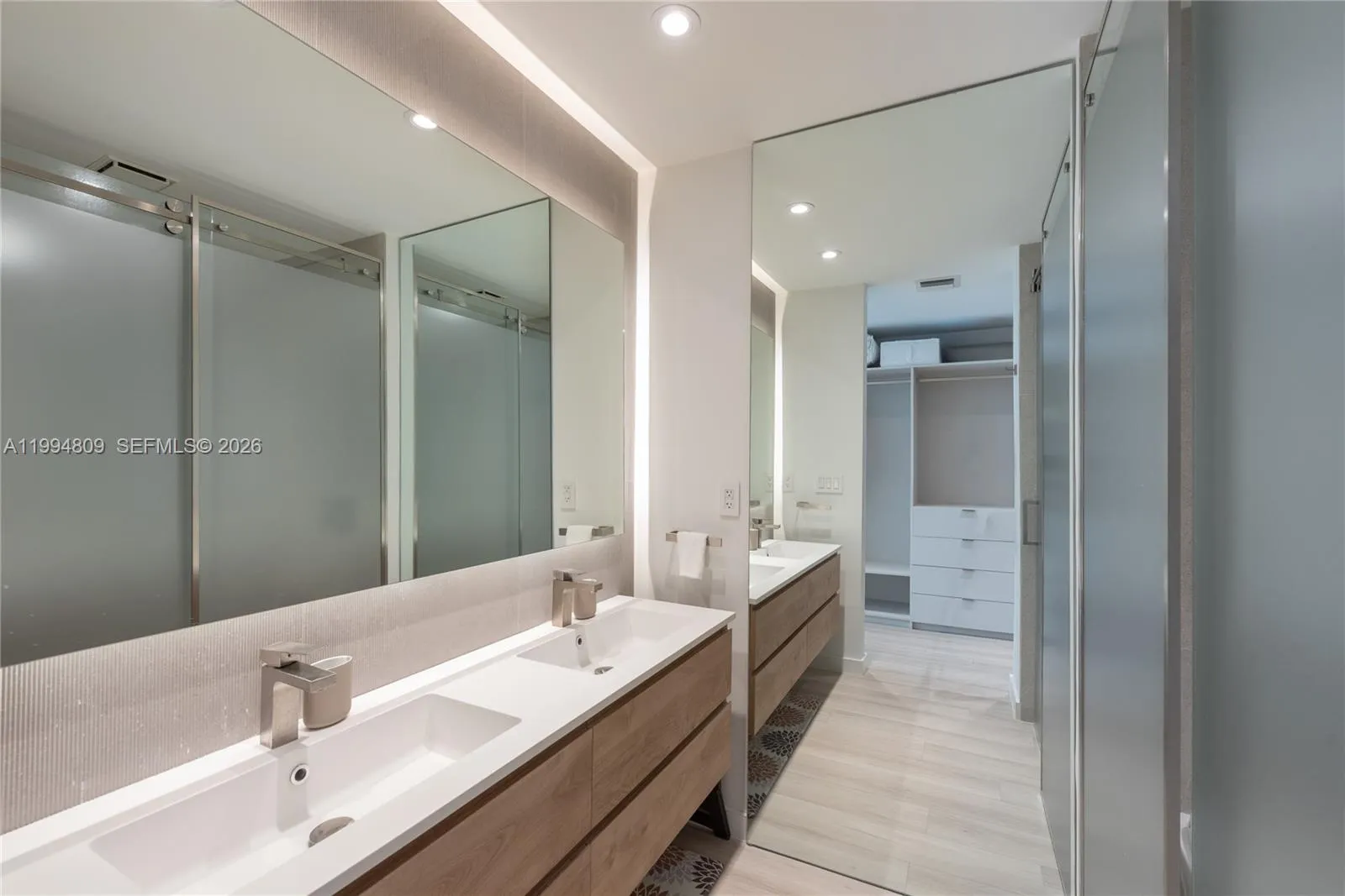 255 Galen Dr 2i, Key Biscayne, Florida 33149, Key Biscayne, Florida 33149, 2 Bedrooms Bedrooms, ,2 BathroomsBathrooms,Residential Lease,For Rent,255 Galen Dr 2i, Key Biscayne, Florida 33149,A11994809