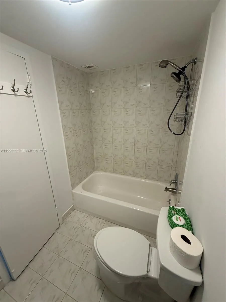 17560 Atlantic Blvd 302, Sunny Isles Beach, Florid, Sunny Isles Beach, Florida 33160, 1 Bedroom Bedrooms, ,1 BathroomBathrooms,Residential Lease,For Rent,17560 Atlantic Blvd 302, Sunny Isles Beach, Florid,A11996663