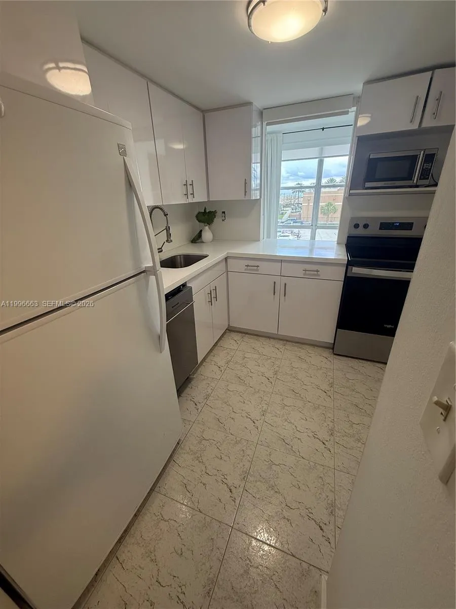 17560 Atlantic Blvd 302, Sunny Isles Beach, Florid, Sunny Isles Beach, Florida 33160, 1 Bedroom Bedrooms, ,1 BathroomBathrooms,Residential Lease,For Rent,17560 Atlantic Blvd 302, Sunny Isles Beach, Florid,A11996663