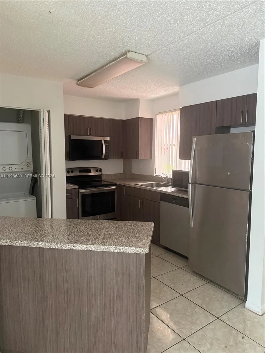 6195 Nw 186th St 109, Hialeah, Florida 33015, Hialeah, Florida 33015, 1 Bedroom Bedrooms, ,1 BathroomBathrooms,Residential Lease,For Rent,6195 Nw 186th St 109, Hialeah, Florida 33015,A11996680