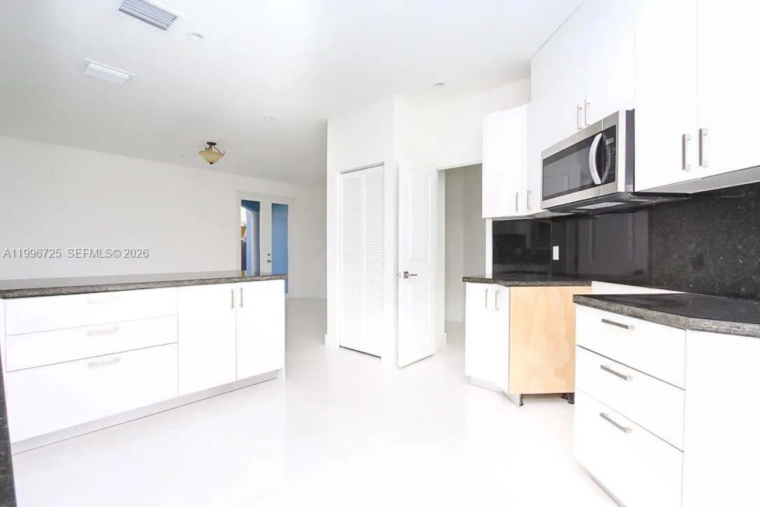 15631 Sw 11th Ter, Miami, Florida 33194, Miami, Florida 33194, 5 Bedrooms Bedrooms, ,4 BathroomsBathrooms,Residential Lease,For Rent,15631 Sw 11th Ter, Miami, Florida 33194,A11996725