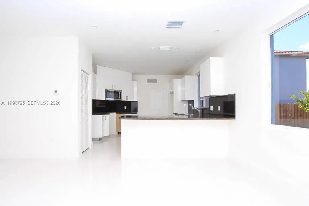 15631 Sw 11th Ter, Miami, Florida 33194, Miami, Florida 33194, 5 Bedrooms Bedrooms, ,4 BathroomsBathrooms,Residential Lease,For Rent,15631 Sw 11th Ter, Miami, Florida 33194,A11996725