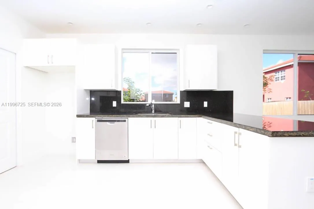 15631 Sw 11th Ter, Miami, Florida 33194, Miami, Florida 33194, 5 Bedrooms Bedrooms, ,4 BathroomsBathrooms,Residential Lease,For Rent,15631 Sw 11th Ter, Miami, Florida 33194,A11996725