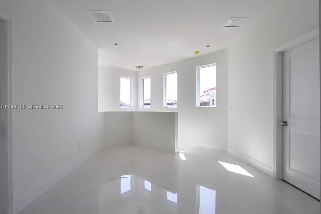 15631 Sw 11th Ter, Miami, Florida 33194, Miami, Florida 33194, 5 Bedrooms Bedrooms, ,4 BathroomsBathrooms,Residential Lease,For Rent,15631 Sw 11th Ter, Miami, Florida 33194,A11996725