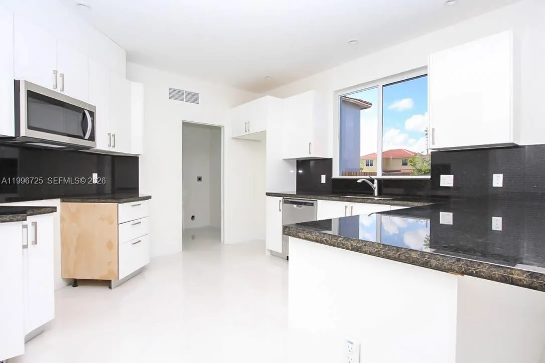 15631 Sw 11th Ter, Miami, Florida 33194, Miami, Florida 33194, 5 Bedrooms Bedrooms, ,4 BathroomsBathrooms,Residential Lease,For Rent,15631 Sw 11th Ter, Miami, Florida 33194,A11996725