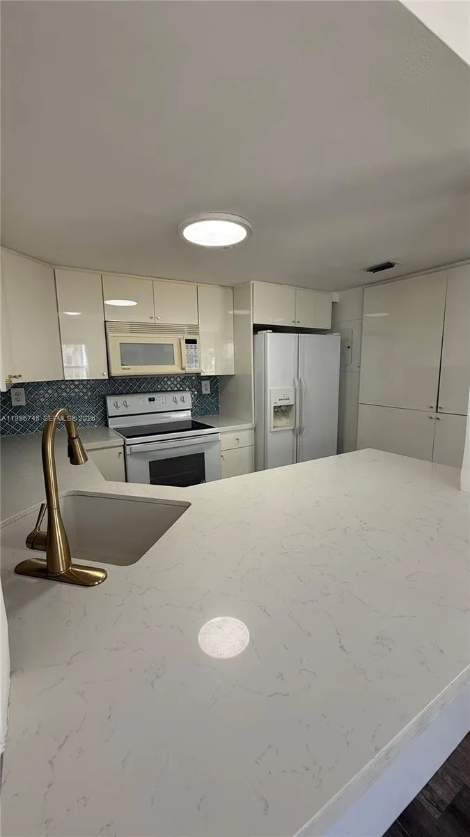 375 Nw 85 Pl 1904, Miami, Florida 33126, Miami, Florida 33126, 2 Bedrooms Bedrooms, ,2 BathroomsBathrooms,Residential Lease,For Rent,375 Nw 85 Pl 1904, Miami, Florida 33126,A11996745