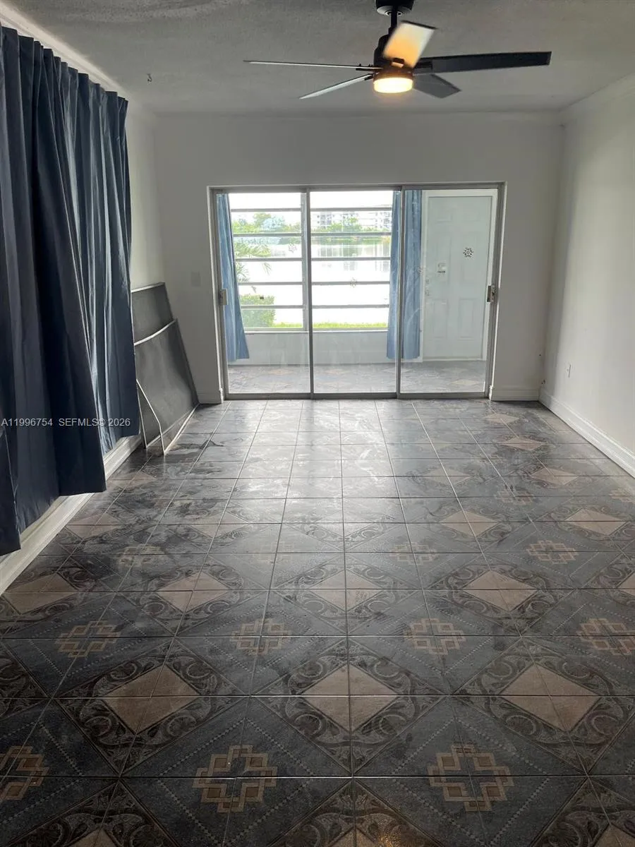 285 Ne 191st St 2901, Miami, Florida 33179, Miami, Florida 33179, 3 Bedrooms Bedrooms, ,2 BathroomsBathrooms,Residential Lease,For Rent,285 Ne 191st St 2901, Miami, Florida 33179,A11996754