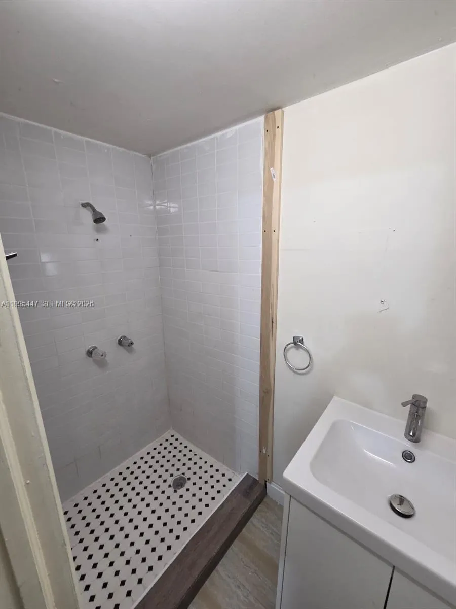 1420 Sw 129 Ct 1, Miami, Florida 33184, Miami, Florida 33184, 1 Bedroom Bedrooms, ,1 BathroomBathrooms,Residential Lease,For Rent,1420 Sw 129 Ct 1, Miami, Florida 33184,A11995447