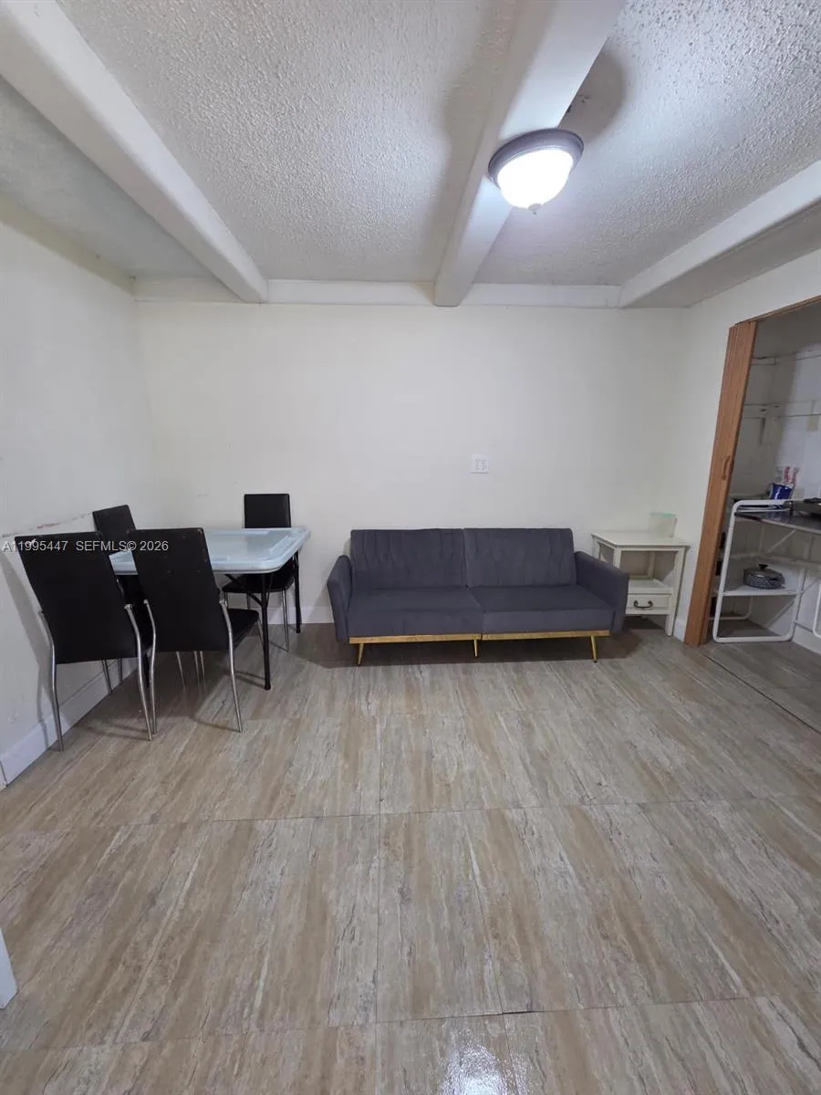 1420 Sw 129 Ct 1, Miami, Florida 33184, Miami, Florida 33184, 1 Bedroom Bedrooms, ,1 BathroomBathrooms,Residential Lease,For Rent,1420 Sw 129 Ct 1, Miami, Florida 33184,A11995447