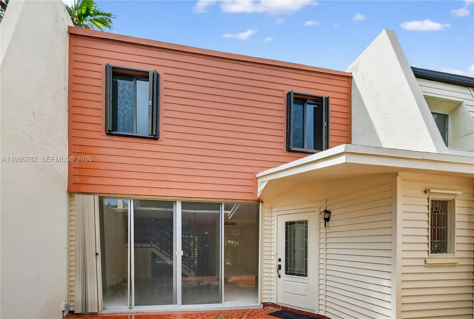 Corner unit
