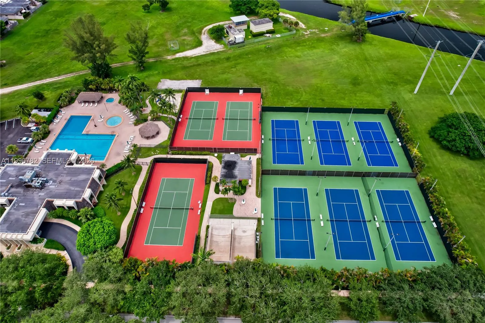 9 tennis courts