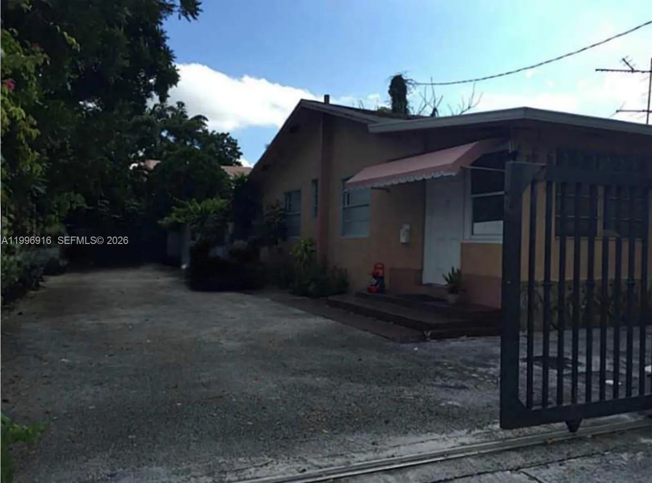 2528 Sw 16th St, Miami, Florida 33145, Miami, Florida 33145, ,Residential Income,For Sale,2528 Sw 16th St, Miami, Florida 33145,A11996916