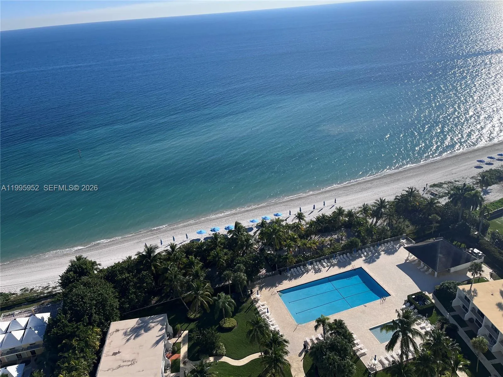 881 Ocean Dr 18b, Key Biscayne, Florida 33149, Key Biscayne, Florida 33149, 3 Bedrooms Bedrooms, ,2 BathroomsBathrooms,Residential Lease,For Rent,881 Ocean Dr 18b, Key Biscayne, Florida 33149,A11995952