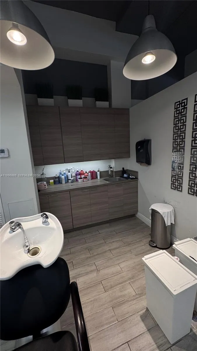 2614 Sw 8th St, Miami, Florida 33135, Miami, Florida 33135, ,Commercial Lease,For Rent,2614 Sw 8th St, Miami, Florida 33135,A11996885