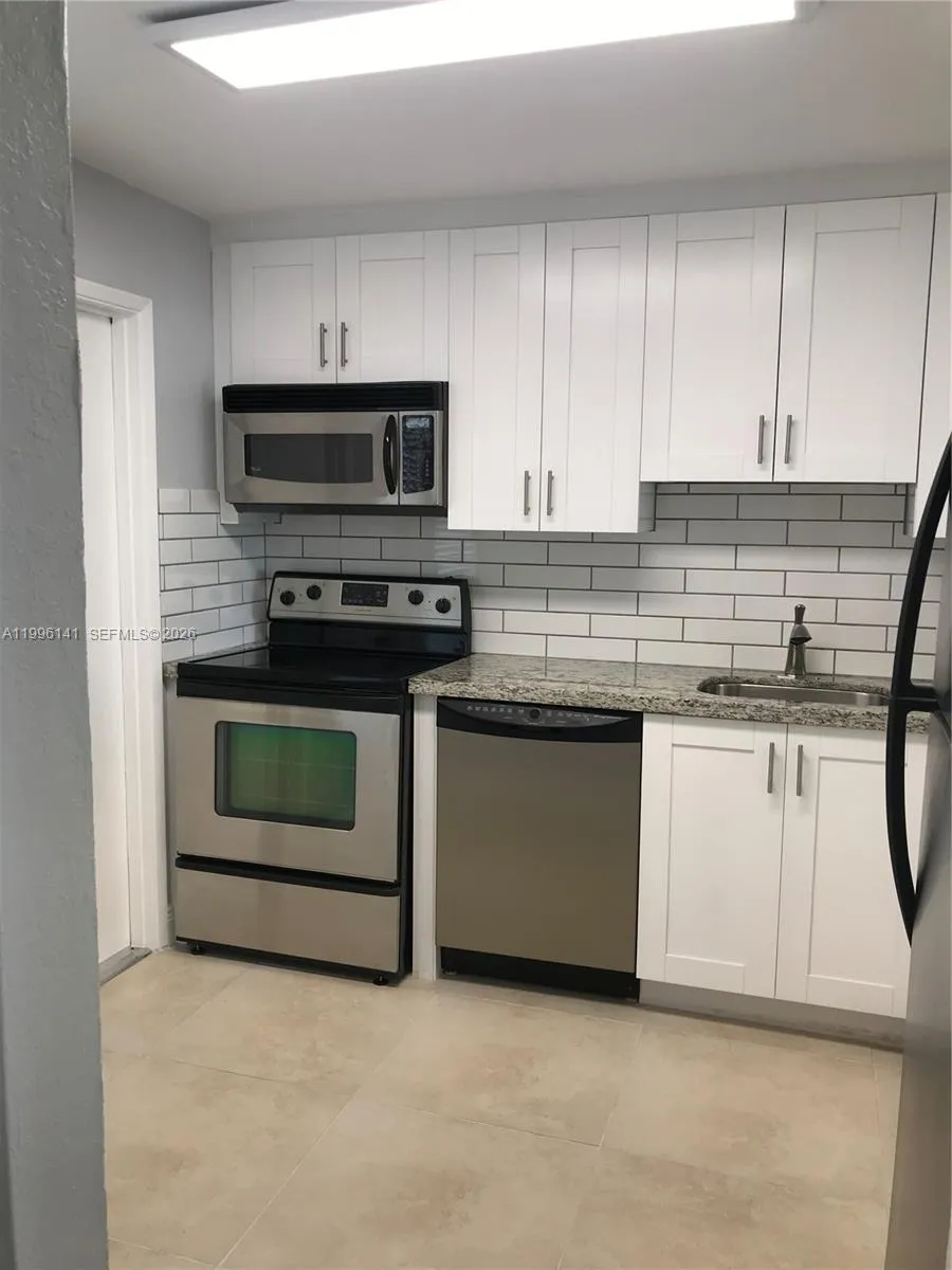 Hollywood, Florida 33021, 1 Bedroom Bedrooms, ,1 BathroomBathrooms,Residential Lease,For Rent,A11996141