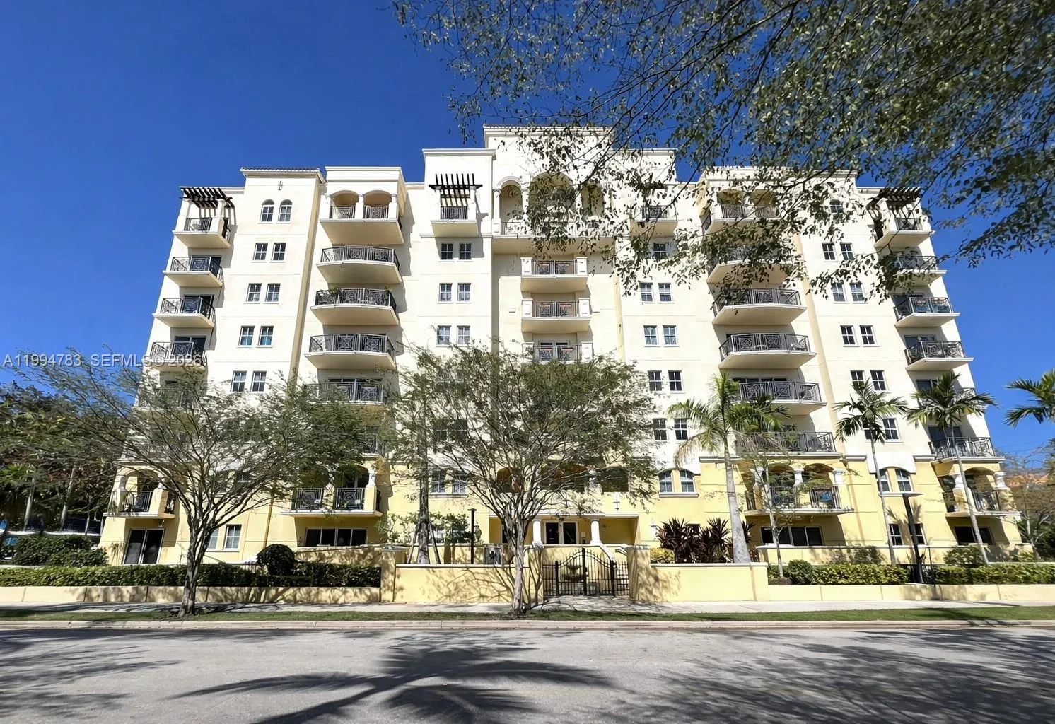 Coral Gables, Florida 33134, 2 Bedrooms Bedrooms, ,2 BathroomsBathrooms,Residential Lease,For Rent,A11994783