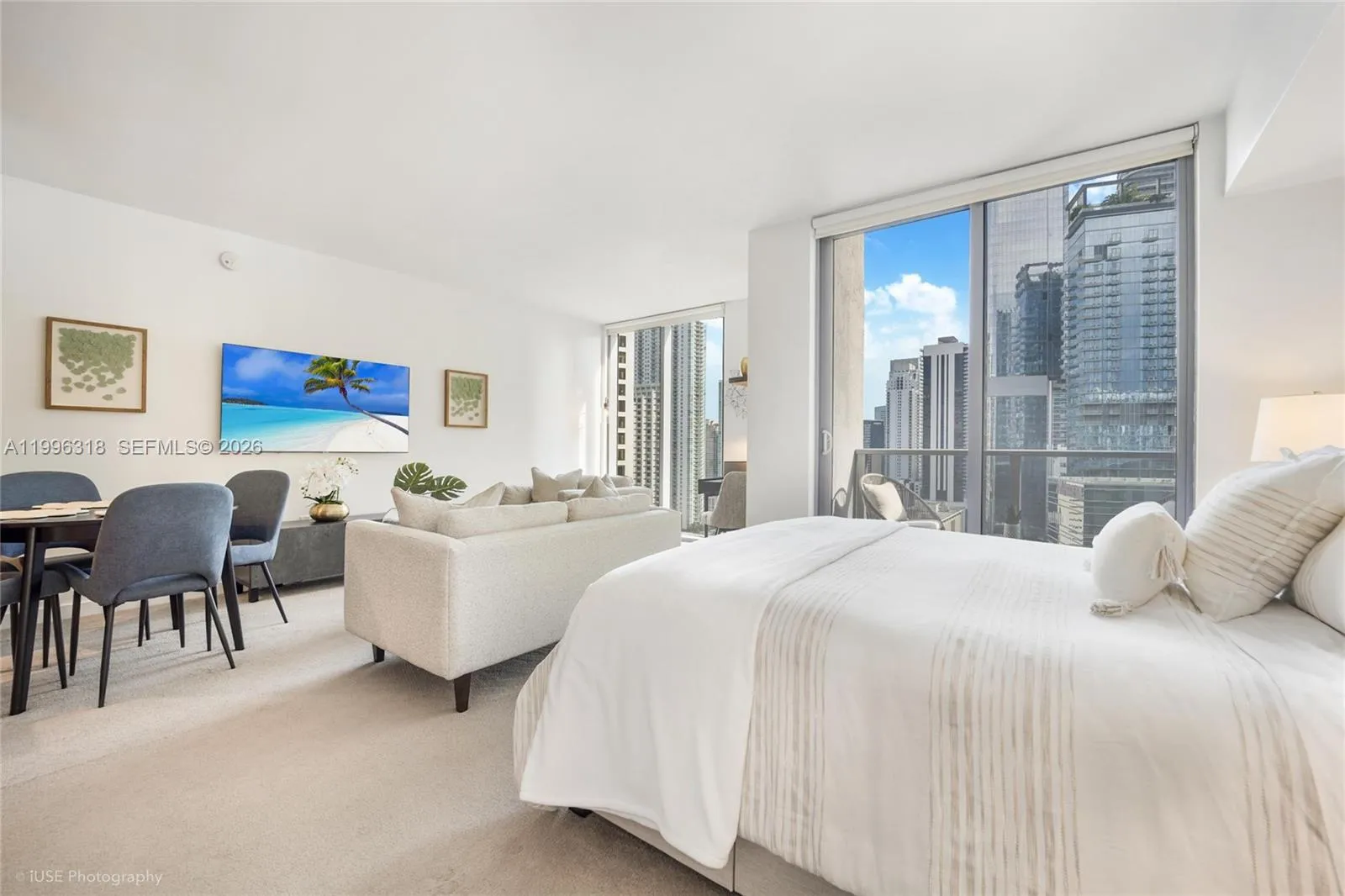 31 Se 6th St 2703, Miami, Florida 33131, Miami, Florida 33131, ,1 BathroomBathrooms,Residential Lease,For Rent,31 Se 6th St 2703, Miami, Florida 33131,A11996318