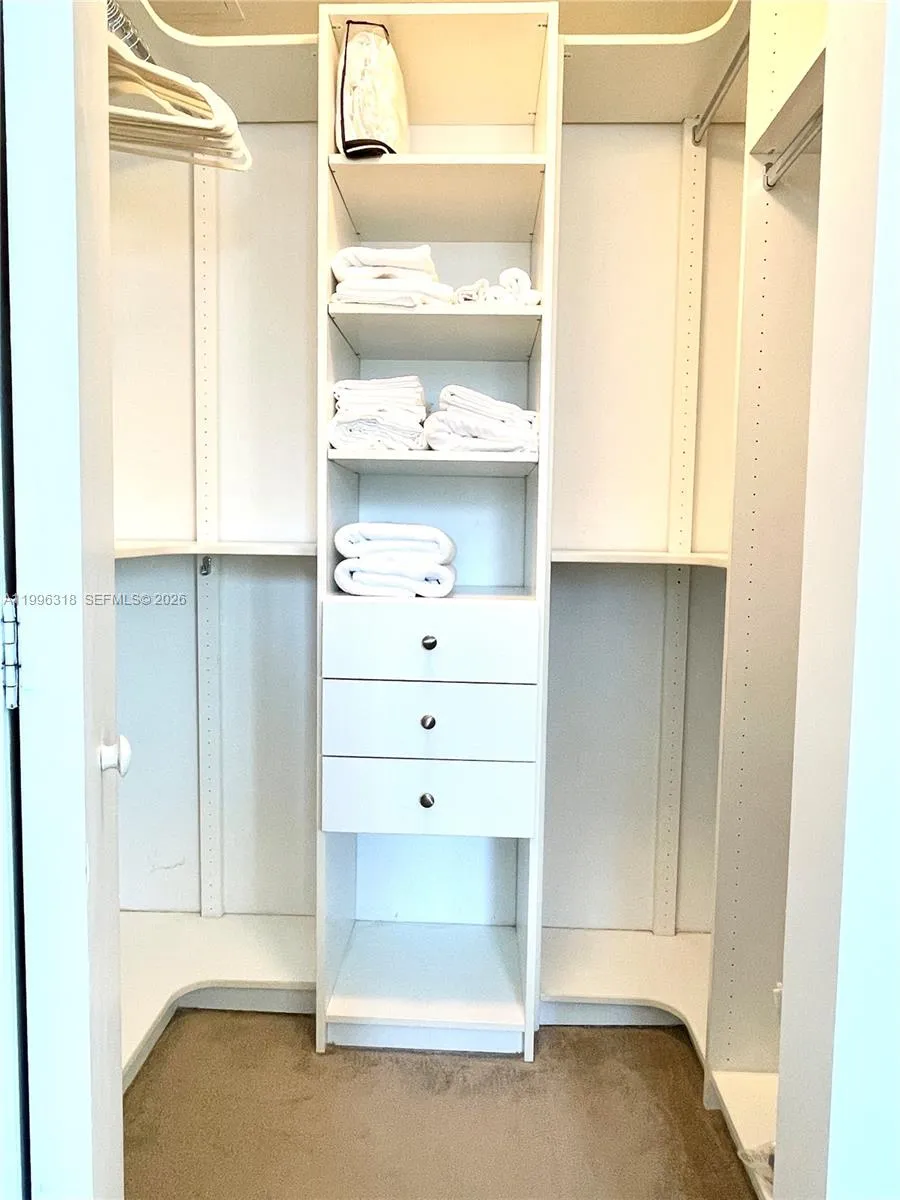 31 Se 6th St 2703, Miami, Florida 33131, Miami, Florida 33131, ,1 BathroomBathrooms,Residential Lease,For Rent,31 Se 6th St 2703, Miami, Florida 33131,A11996318