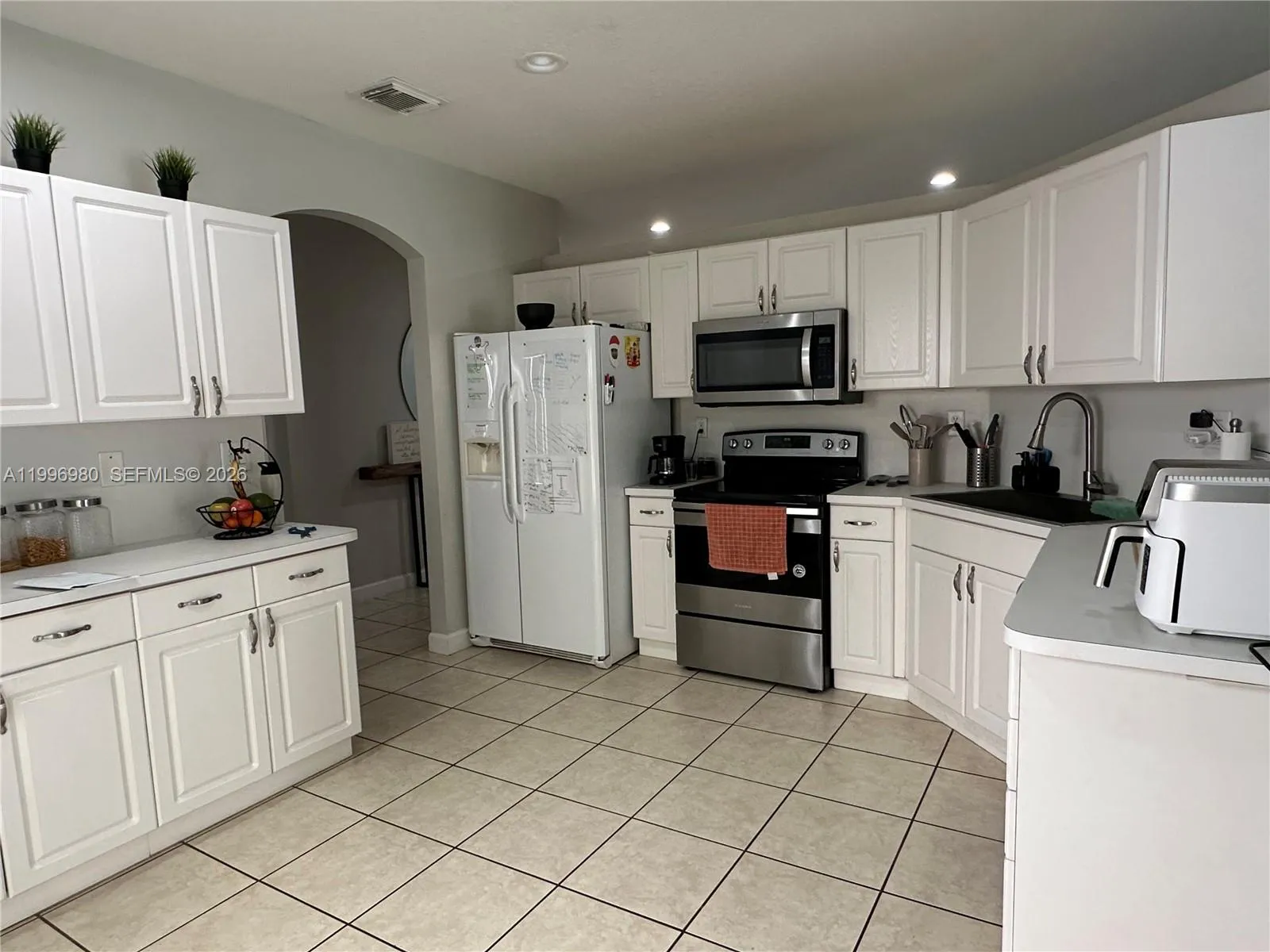 4748 Nw 111th Ct 4748, Doral, Florida 33178, Doral, Florida 33178, 3 Bedrooms Bedrooms, ,2 BathroomsBathrooms,Residential Lease,For Rent,4748 Nw 111th Ct 4748, Doral, Florida 33178,A11996980