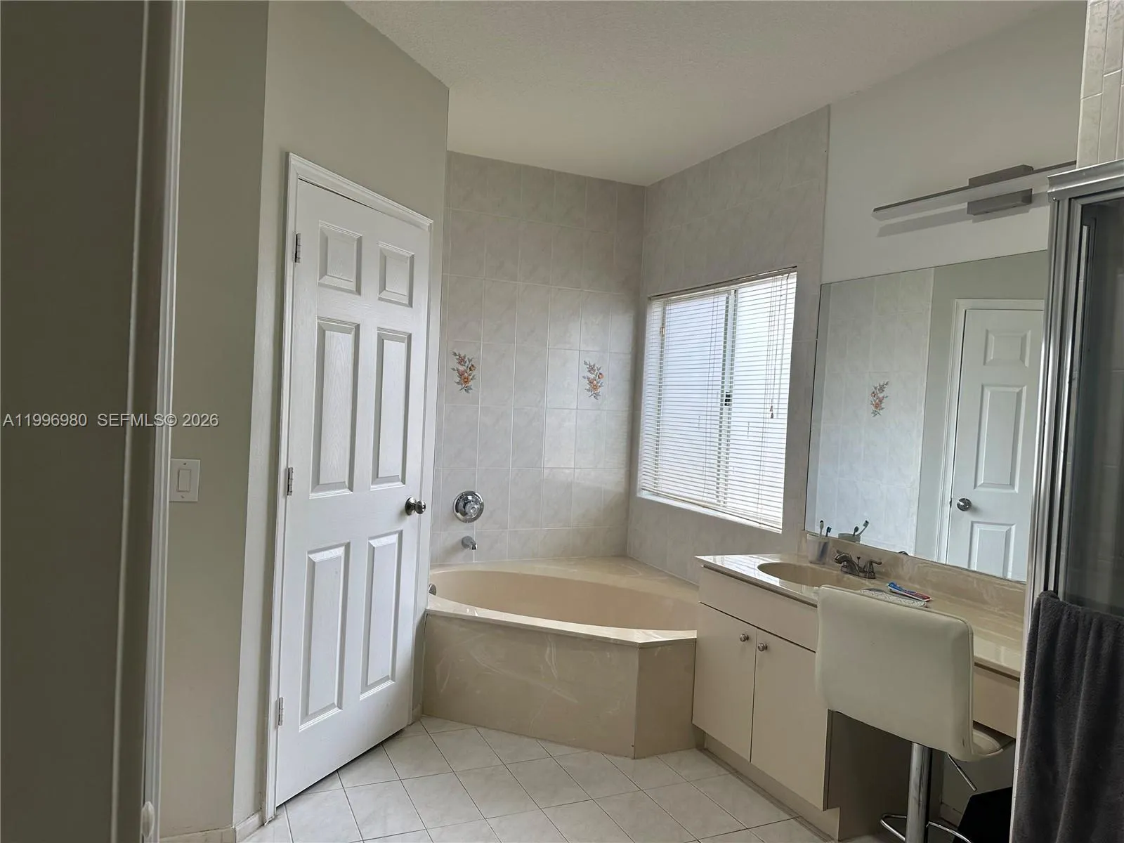 4748 Nw 111th Ct 4748, Doral, Florida 33178, Doral, Florida 33178, 3 Bedrooms Bedrooms, ,2 BathroomsBathrooms,Residential Lease,For Rent,4748 Nw 111th Ct 4748, Doral, Florida 33178,A11996980