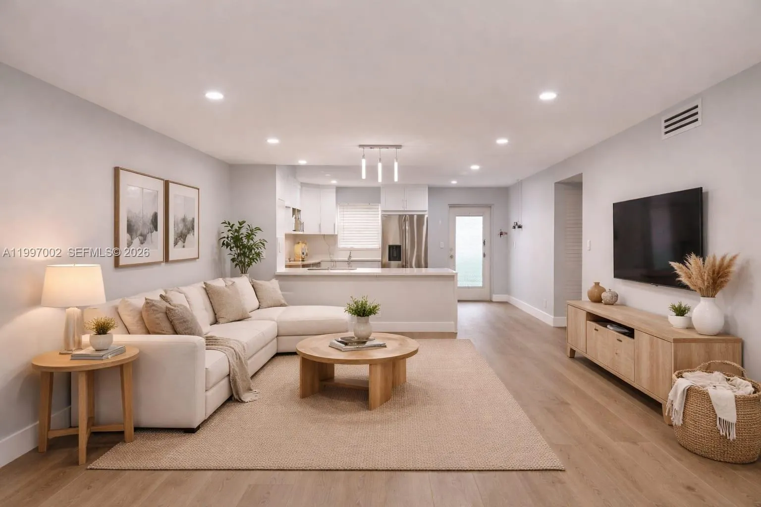 Living/Dining area.