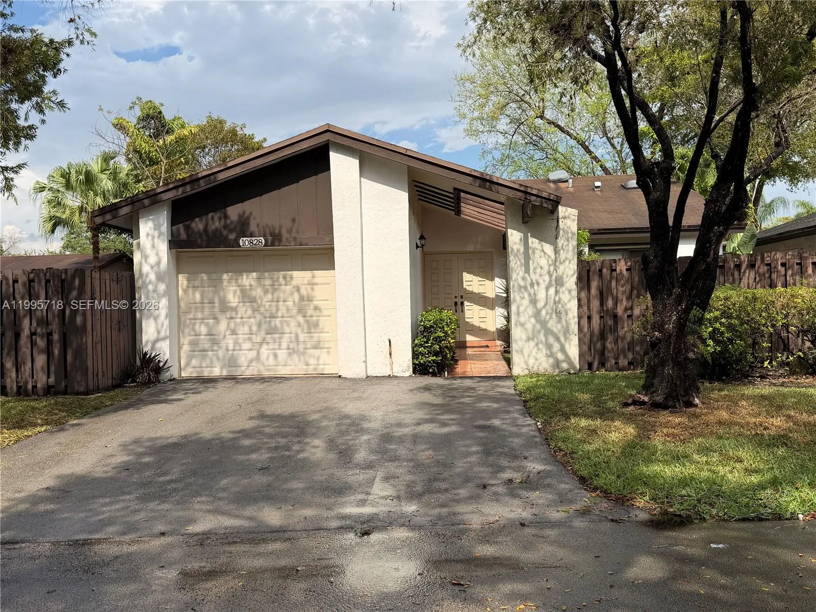 10828 Sw 132nd Cir Ct, Miami, Florida 33186, Miami, Florida 33186, 2 Bedrooms Bedrooms, ,1 BathroomBathrooms,Residential,For Sale,10828 Sw 132nd Cir Ct, Miami, Florida 33186,A11995718