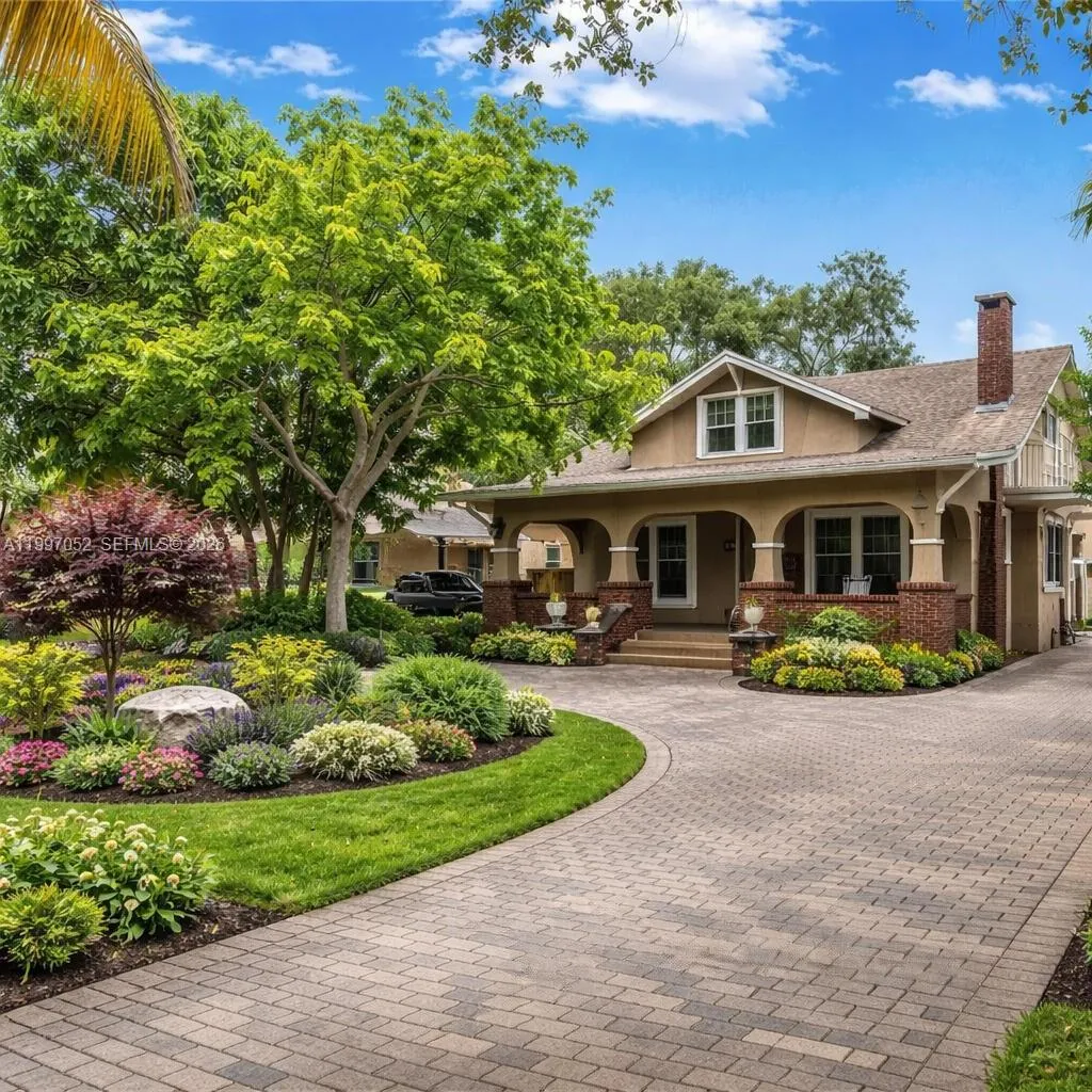 700 Se 7th St, Fort Lauderdale, Florida 33301, Fort Lauderdale, Florida 33301, 4 Bedrooms Bedrooms, 1 Room Rooms,3 BathroomsBathrooms,Residential,For Sale,700 Se 7th St, Fort Lauderdale, Florida 33301,A11997052