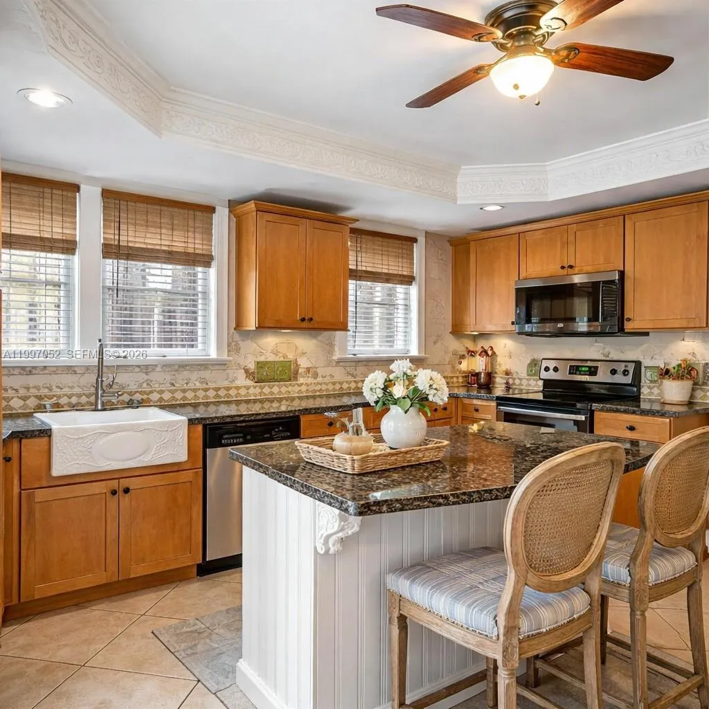700 Se 7th St, Fort Lauderdale, Florida 33301, Fort Lauderdale, Florida 33301, 4 Bedrooms Bedrooms, 1 Room Rooms,3 BathroomsBathrooms,Residential,For Sale,700 Se 7th St, Fort Lauderdale, Florida 33301,A11997052