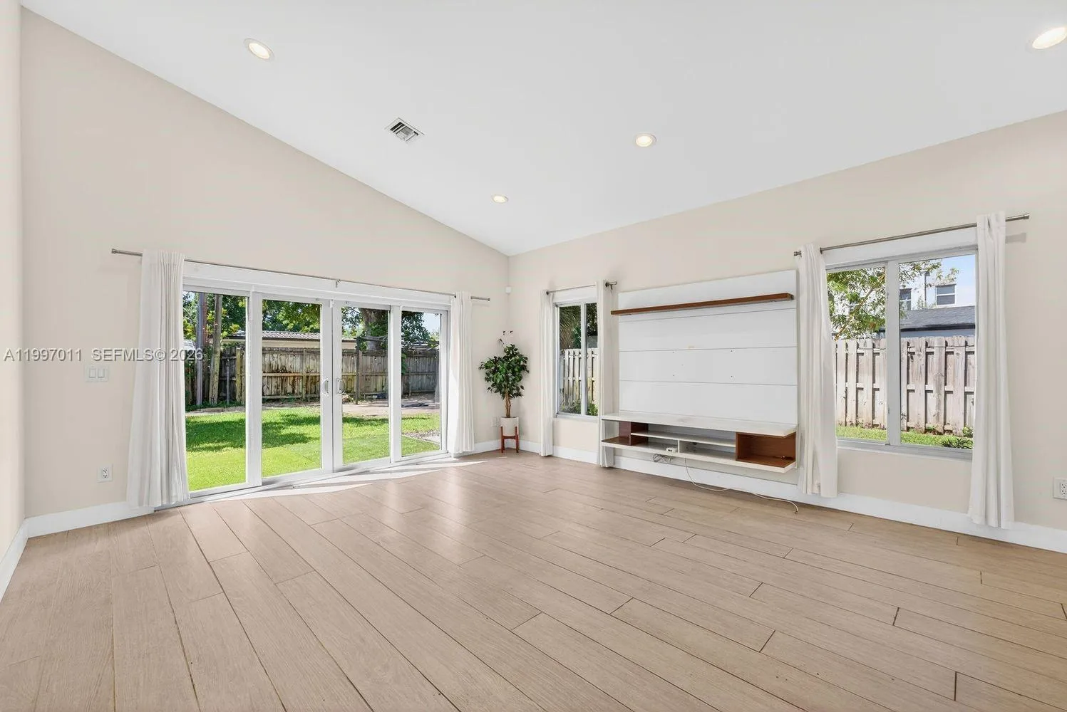 1126 Ne 16th Ct, Fort Lauderdale, Florida 33305, Fort Lauderdale, Florida 33305, 3 Bedrooms Bedrooms, ,2 BathroomsBathrooms,Residential,For Sale,1126 Ne 16th Ct, Fort Lauderdale, Florida 33305,A11997011