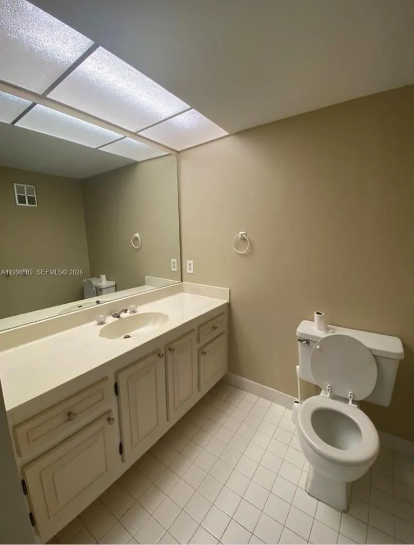 2703 Nassau Bnd E2, Coconut Creek, Florida 33066, Coconut Creek, Florida 33066, 1 Bedroom Bedrooms, ,1 BathroomBathrooms,Residential,For Sale,2703 Nassau Bnd E2, Coconut Creek, Florida 33066,A11996509