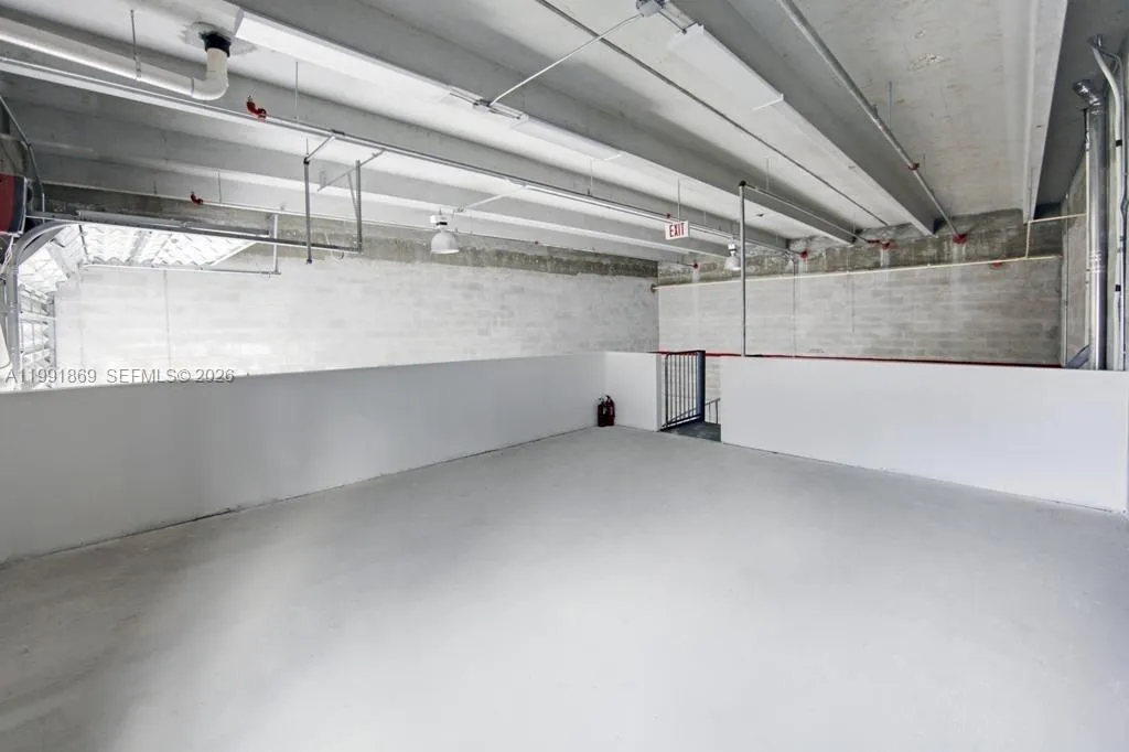 Mezzanine Area 300 SF