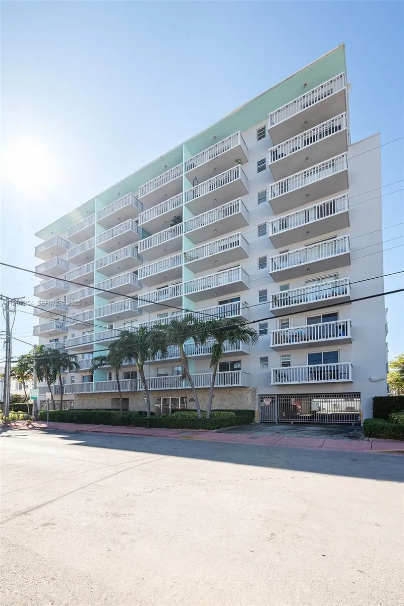 7620 Carlyle Ave 204, Miami Beach, Florida 33141, Miami Beach, Florida 33141, 1 Bedroom Bedrooms, ,1 BathroomBathrooms,Residential,For Sale,7620 Carlyle Ave 204, Miami Beach, Florida 33141,A11997204
