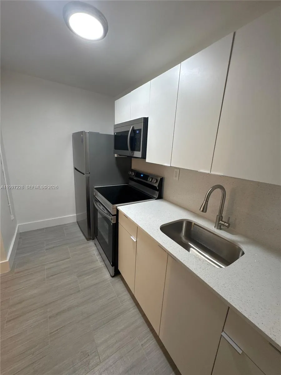 649 Sw 7th St 5, Miami, Florida 33130, Miami, Florida 33130, 2 Bedrooms Bedrooms, ,1 BathroomBathrooms,Residential Lease,For Rent,649 Sw 7th St 5, Miami, Florida 33130,A11997228