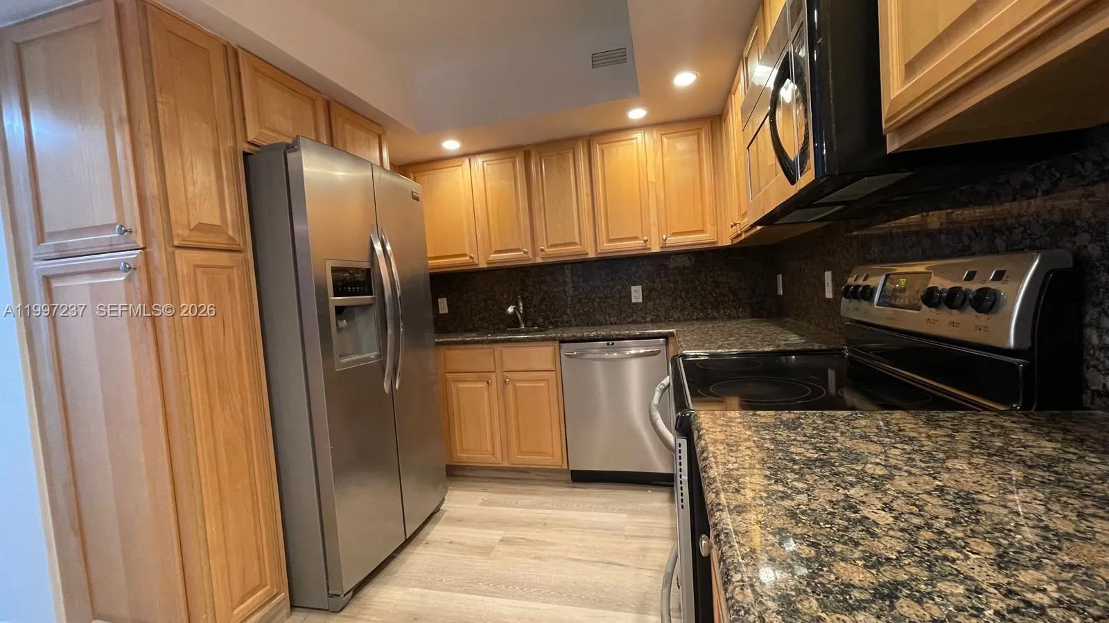 5600 Collins Ave 16n, Miami Beach, Florida 33140, Miami Beach, Florida 33140, 2 Bedrooms Bedrooms, ,2 BathroomsBathrooms,Residential,For Sale,5600 Collins Ave 16n, Miami Beach, Florida 33140,A11997237