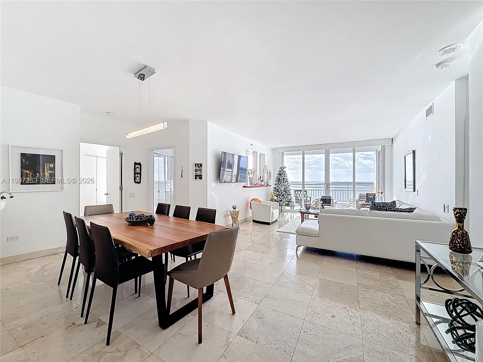 808 Brickell Key Dr 2002, Miami, Florida 33131, Miami, Florida 33131, 2 Bedrooms Bedrooms, ,2 BathroomsBathrooms,Residential Lease,For Rent,808 Brickell Key Dr 2002, Miami, Florida 33131,A11997263