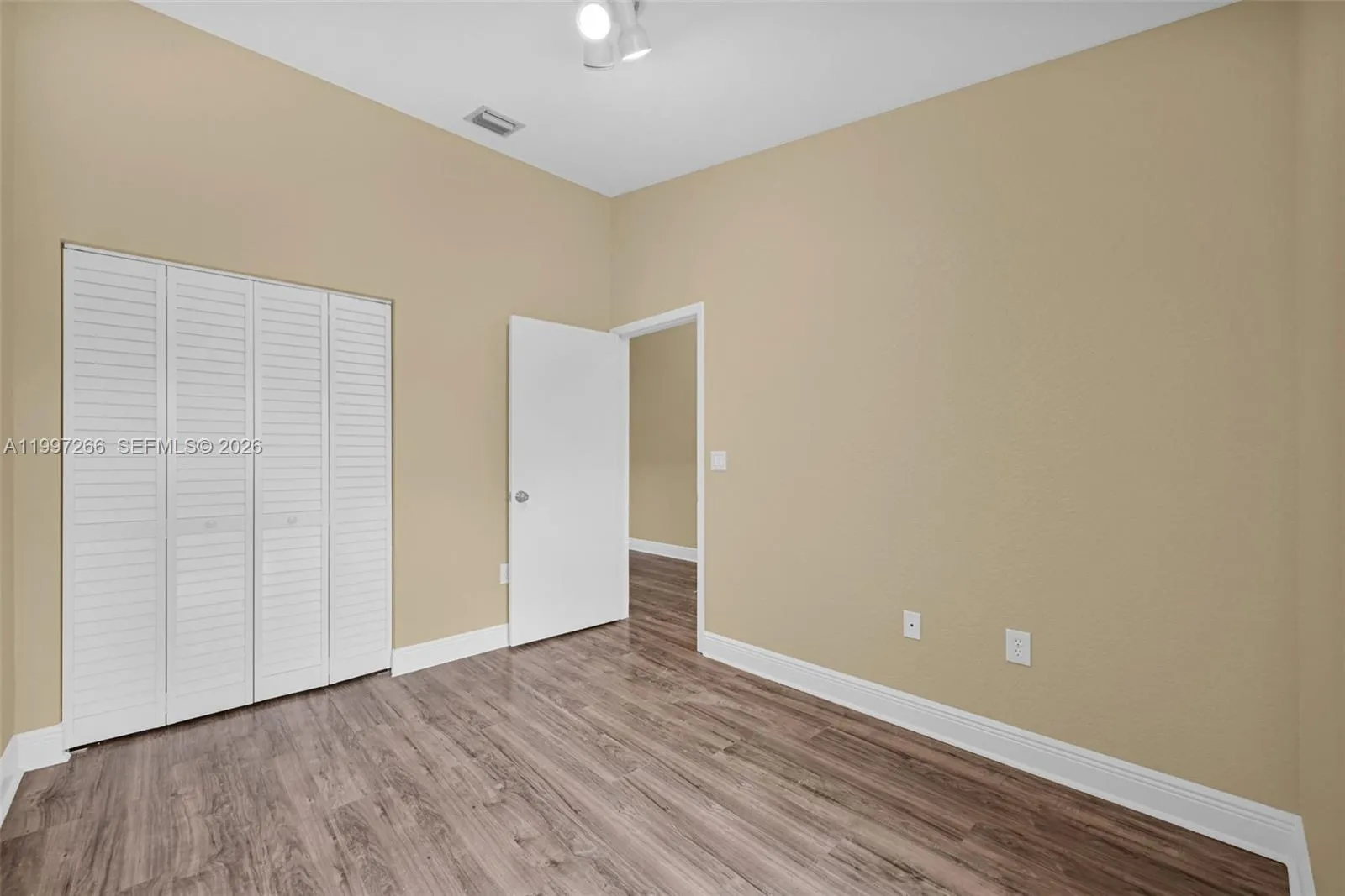 4930 S University Dr 4930, Davie, Florida 33328, Davie, Florida 33328, 3 Bedrooms Bedrooms, ,2 BathroomsBathrooms,Residential Lease,For Rent,4930 S University Dr 4930, Davie, Florida 33328,A11997266