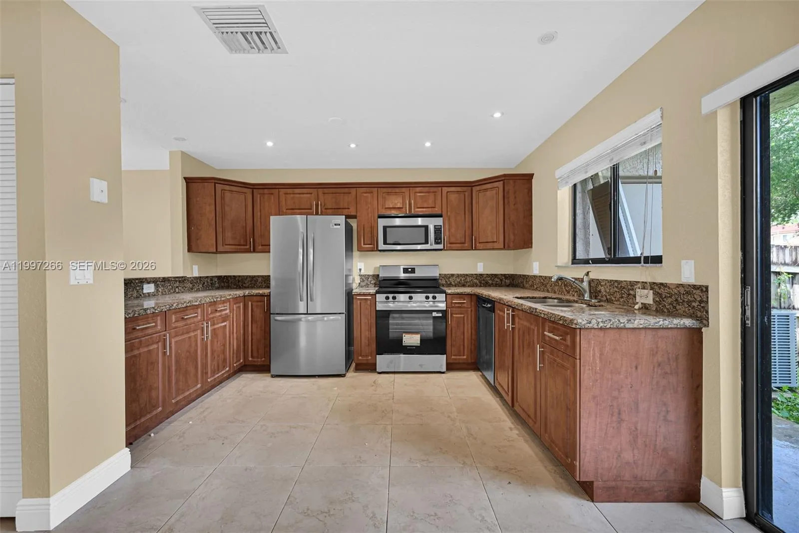 4930 S University Dr 4930, Davie, Florida 33328, Davie, Florida 33328, 3 Bedrooms Bedrooms, ,2 BathroomsBathrooms,Residential Lease,For Rent,4930 S University Dr 4930, Davie, Florida 33328,A11997266