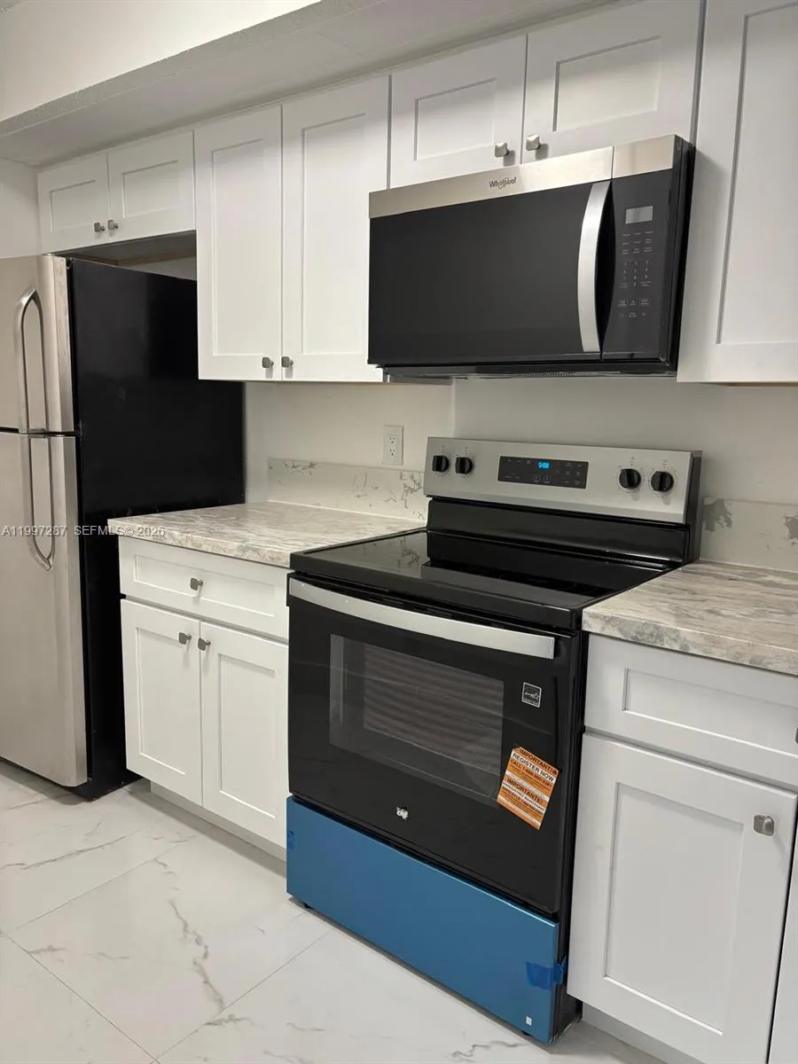 18840 Nw 57th Ave 301, Hialeah, Florida 33015, Hialeah, Florida 33015, 2 Bedrooms Bedrooms, ,2 BathroomsBathrooms,Residential Lease,For Rent,18840 Nw 57th Ave 301, Hialeah, Florida 33015,A11997287