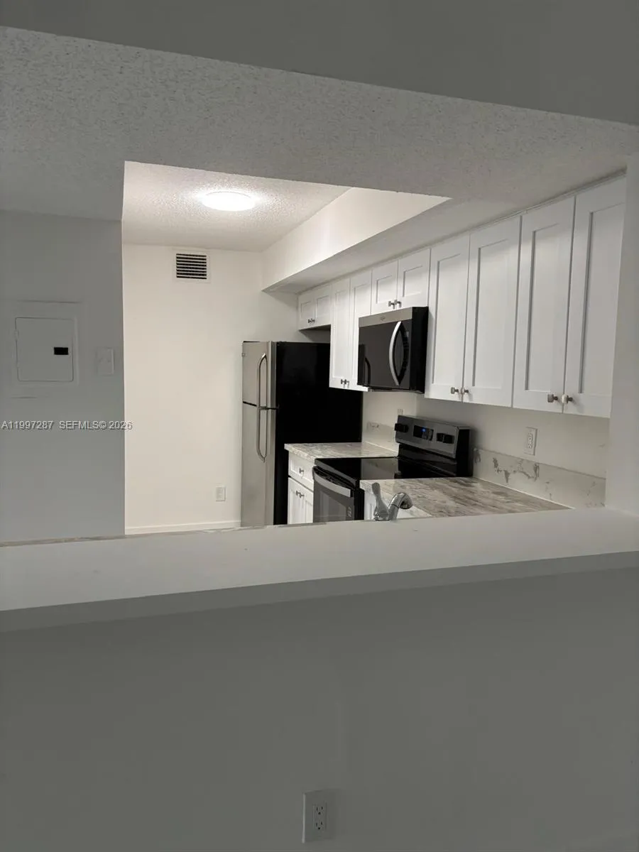 18840 Nw 57th Ave 301, Hialeah, Florida 33015, Hialeah, Florida 33015, 2 Bedrooms Bedrooms, ,2 BathroomsBathrooms,Residential Lease,For Rent,18840 Nw 57th Ave 301, Hialeah, Florida 33015,A11997287
