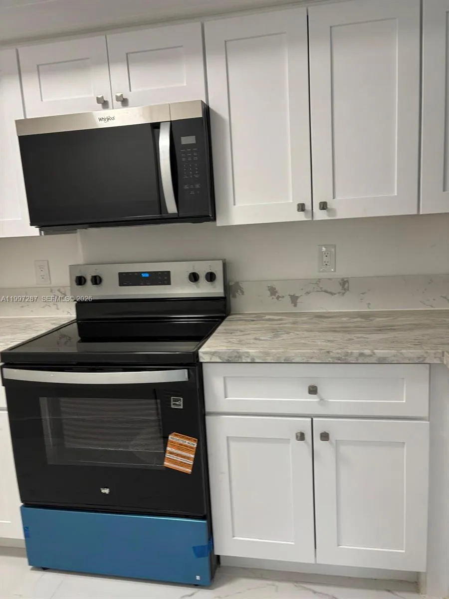 18840 Nw 57th Ave 301, Hialeah, Florida 33015, Hialeah, Florida 33015, 2 Bedrooms Bedrooms, ,2 BathroomsBathrooms,Residential Lease,For Rent,18840 Nw 57th Ave 301, Hialeah, Florida 33015,A11997287