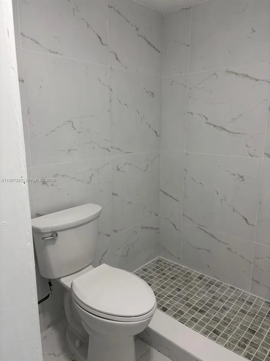 18840 Nw 57th Ave 301, Hialeah, Florida 33015, Hialeah, Florida 33015, 2 Bedrooms Bedrooms, ,2 BathroomsBathrooms,Residential Lease,For Rent,18840 Nw 57th Ave 301, Hialeah, Florida 33015,A11997287