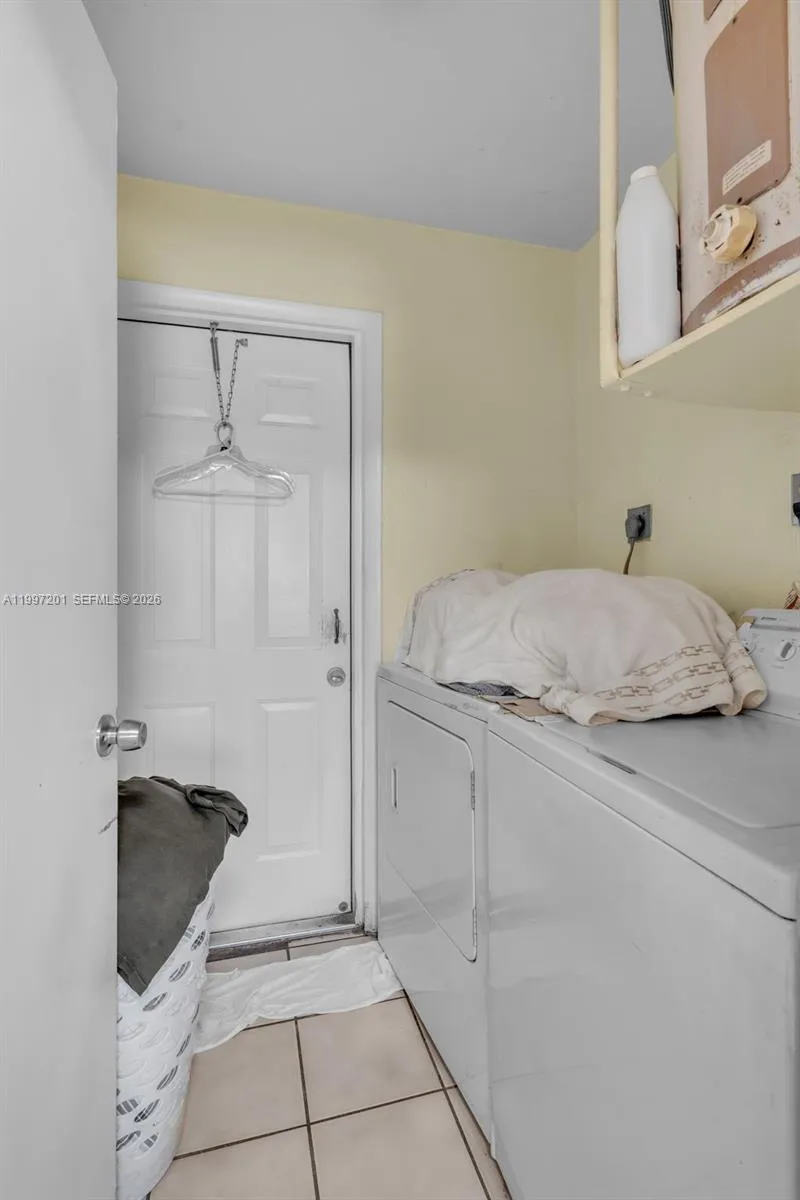 3712 Sw 12th Ct, Fort Lauderdale, Florida 33312, Fort Lauderdale, Florida 33312, ,Residential Income,For Sale,3712 Sw 12th Ct, Fort Lauderdale, Florida 33312,A11997201