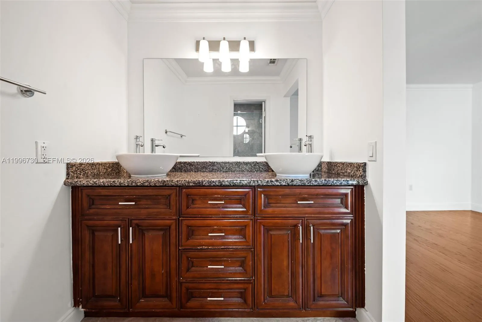 3135 Gifford Ln C, Miami, Florida 33133, Miami, Florida 33133, 3 Bedrooms Bedrooms, ,2 BathroomsBathrooms,Residential,For Sale,3135 Gifford Ln C, Miami, Florida 33133,A11996730