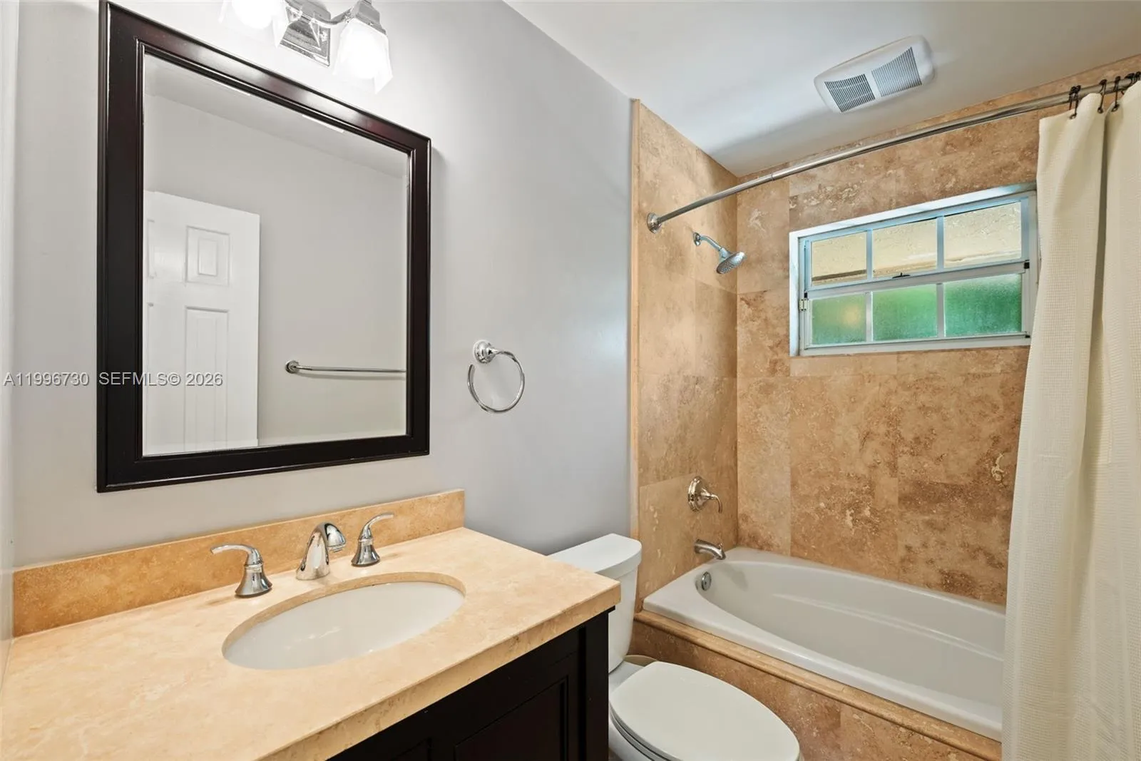 3135 Gifford Ln C, Miami, Florida 33133, Miami, Florida 33133, 3 Bedrooms Bedrooms, ,2 BathroomsBathrooms,Residential,For Sale,3135 Gifford Ln C, Miami, Florida 33133,A11996730