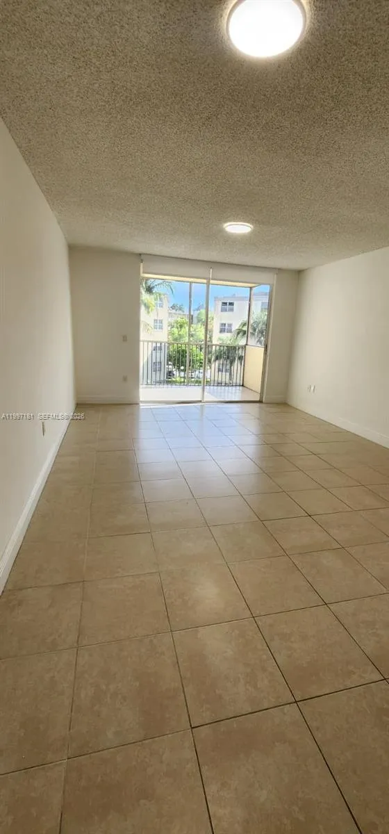 8255 Lake Dr 405, Doral, Florida 33166, Doral, Florida 33166, 1 Bedroom Bedrooms, ,1 BathroomBathrooms,Residential Lease,For Rent,8255 Lake Dr 405, Doral, Florida 33166,A11997181