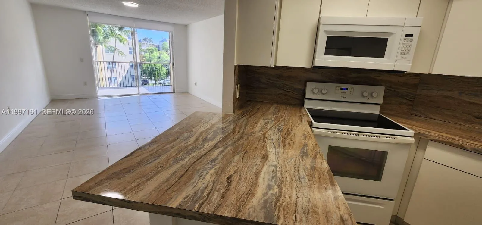 8255 Lake Dr 405, Doral, Florida 33166, Doral, Florida 33166, 1 Bedroom Bedrooms, ,1 BathroomBathrooms,Residential Lease,For Rent,8255 Lake Dr 405, Doral, Florida 33166,A11997181