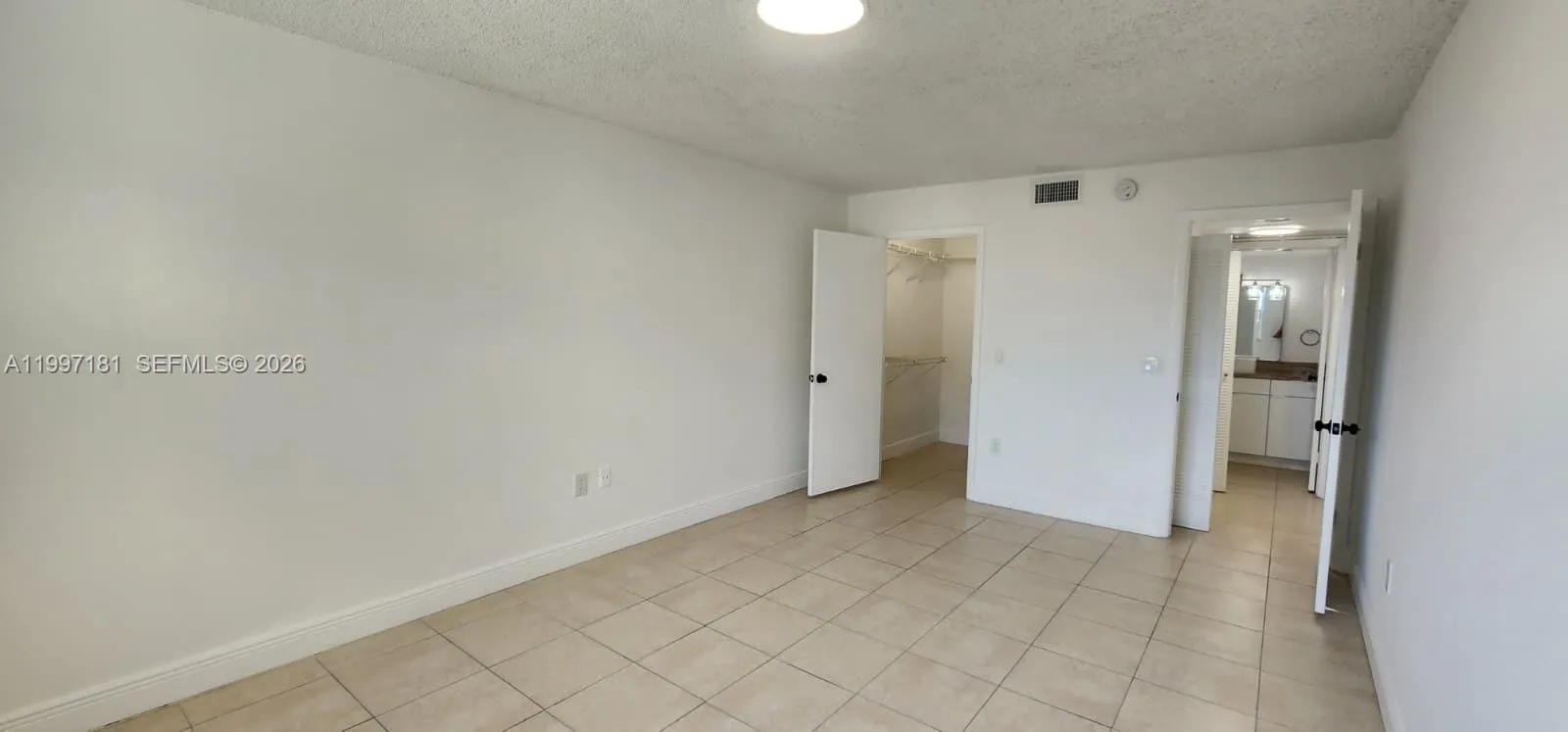 8255 Lake Dr 405, Doral, Florida 33166, Doral, Florida 33166, 1 Bedroom Bedrooms, ,1 BathroomBathrooms,Residential Lease,For Rent,8255 Lake Dr 405, Doral, Florida 33166,A11997181