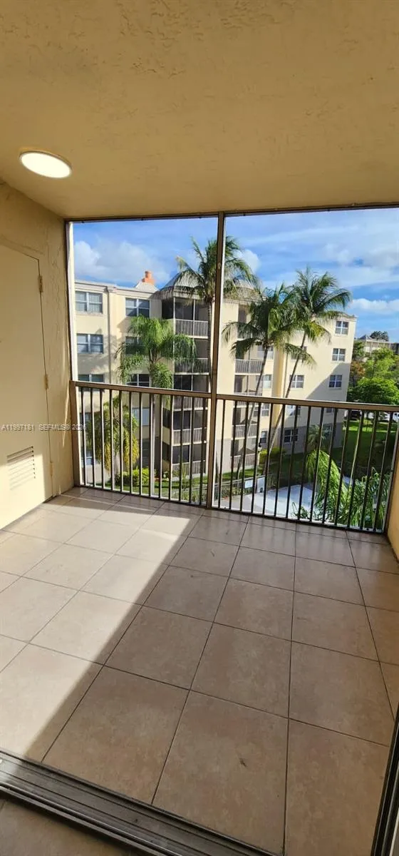 8255 Lake Dr 405, Doral, Florida 33166, Doral, Florida 33166, 1 Bedroom Bedrooms, ,1 BathroomBathrooms,Residential Lease,For Rent,8255 Lake Dr 405, Doral, Florida 33166,A11997181